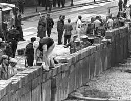 Berlin Wall Construction